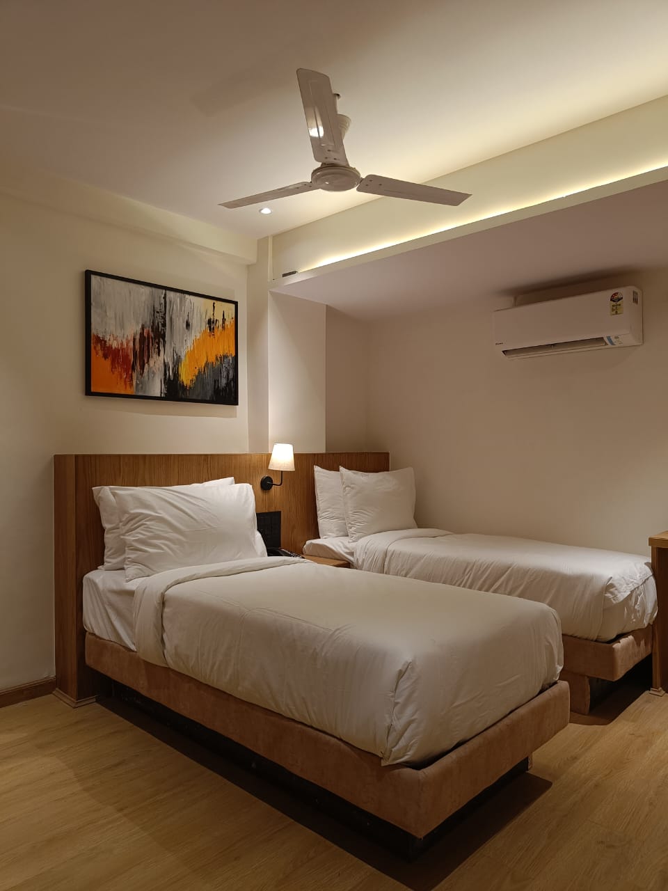 Deluxe Twin Bed Room 3